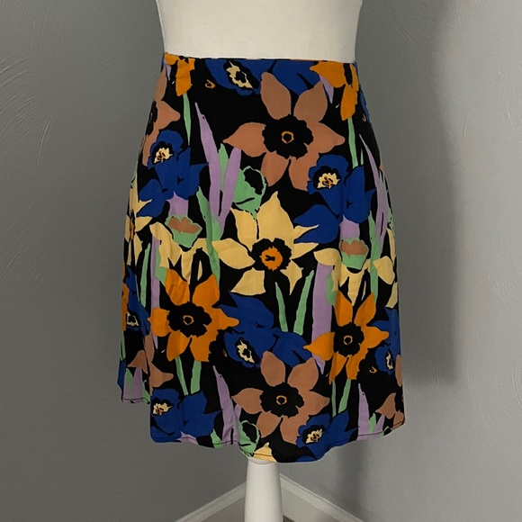 Roxy Golden Poppy Bold Floral Mini Flowy Skirt Size L - Picture 2 of 6
